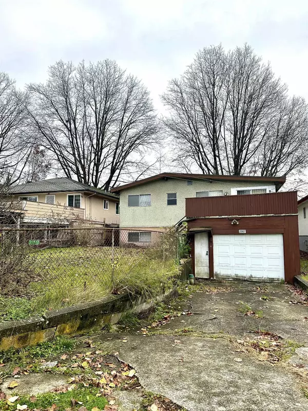 Vancouver, BC V5N 1E6,2007 E 2nd AVE