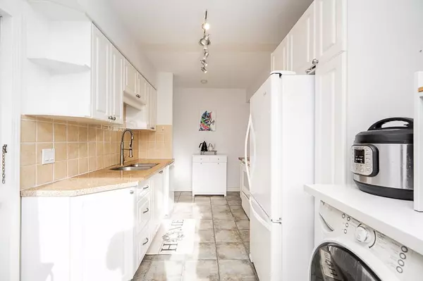 3738 Forest ST Burnaby, BC V5G 1W6