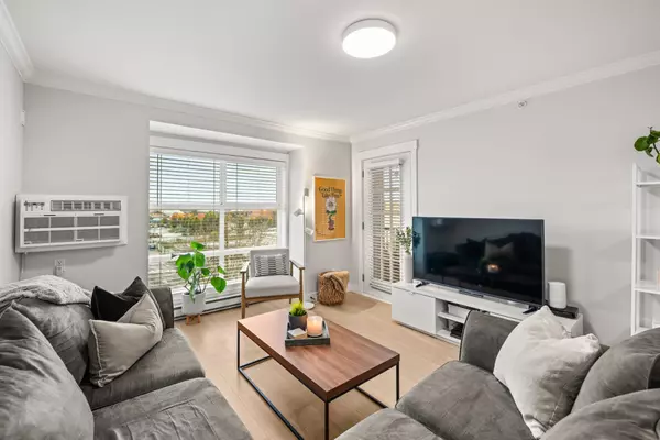 Surrey, BC V3S 1H1,17769 57 AVE #423