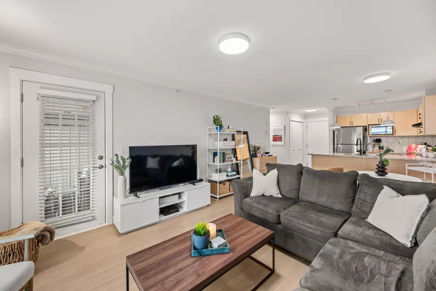 17769 57 AVE #423, Surrey, BC V3S 1H1