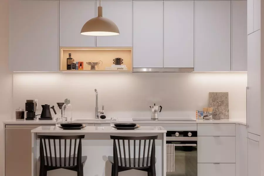 3633 Willingdon AVE #201, Burnaby, BC V0V 0V0