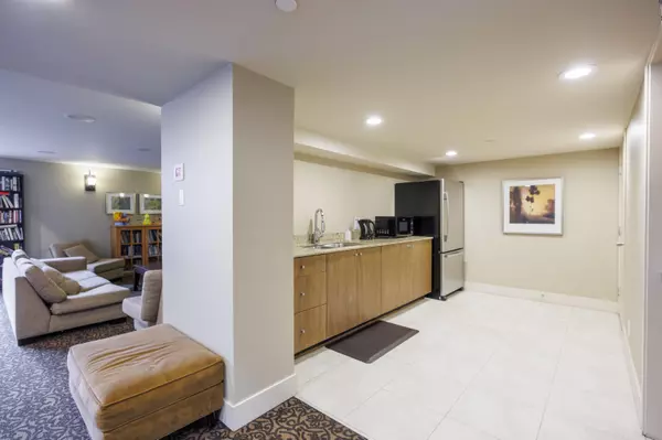 New Westminster, BC V3L 0C2,280 Ross DR #705