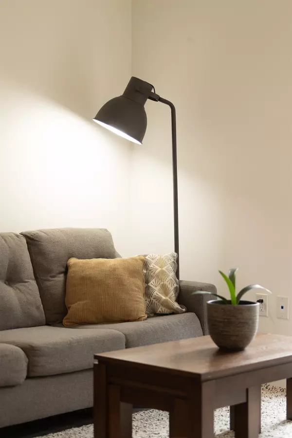 Vancouver, BC V5X 1X4,477 W 59th AVE #202