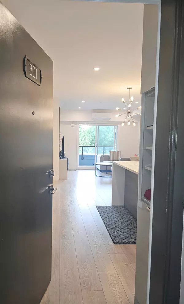 Surrey, BC V3S 2E7,14438 72 AVE #B301