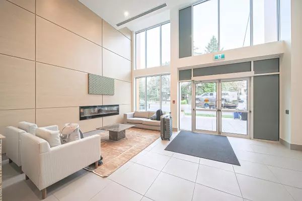 Surrey, BC V3T 0R2,13318 104 AVE #801