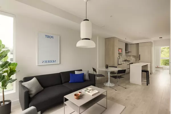 322 E 15th AVE #215, Vancouver, BC V5T 0K5