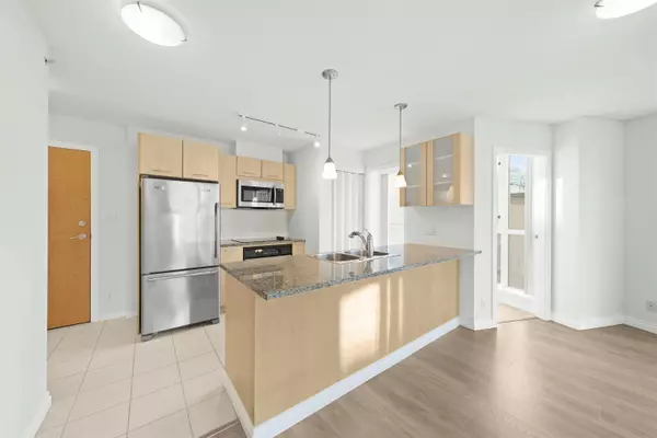 Vancouver, BC V6B 1K3,1199 Seymour ST #702