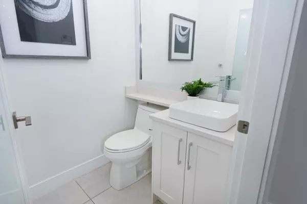 Vancouver, BC V5M 4B4,3216 Vimy CRES