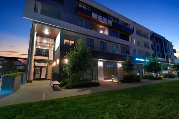 Surrey, BC V3S 0B6,14438 72 AVE #210