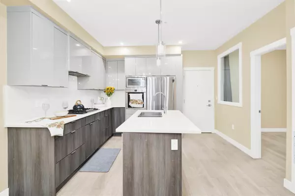 Surrey, BC V3S 0B6,14438 72 AVE #210