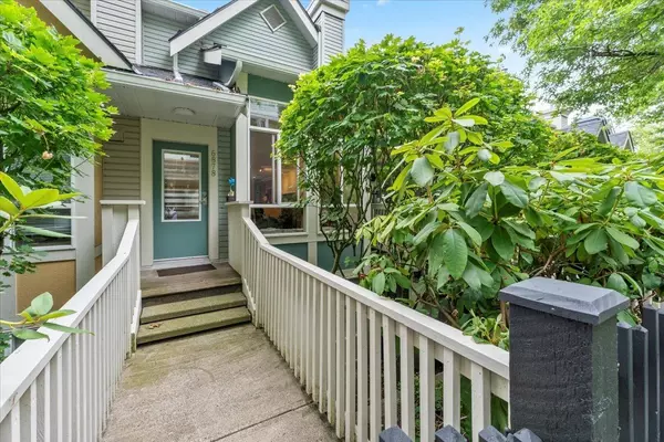 Burnaby, BC V5E 4K9,6878 Village GN