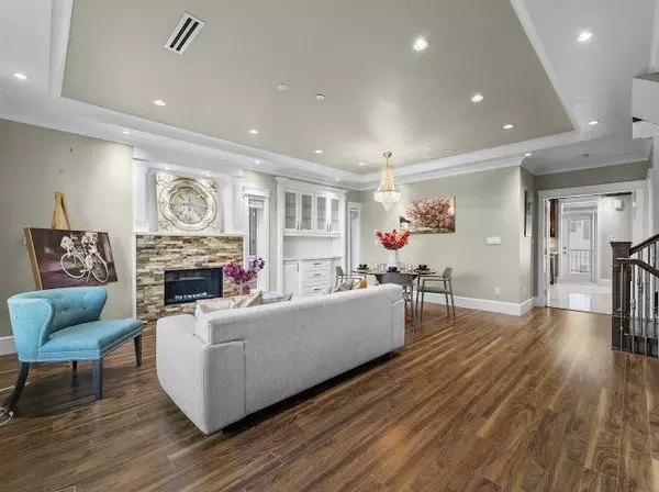 Vancouver, BC V5X 2A1,455 E 60th AVE