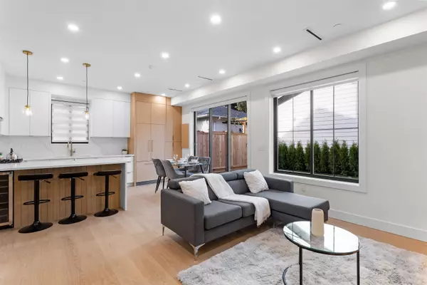 Vancouver, BC V5K 2X5,3429 Napier ST #2