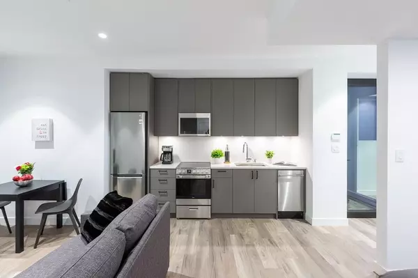 Vancouver, BC V6K 3E3,3256 West 16 AVE