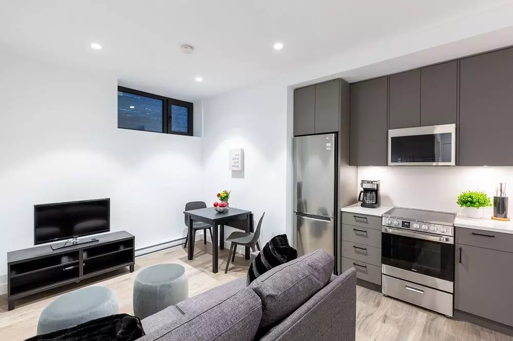 Vancouver, BC V6K 3E3,3256 West 16 AVE