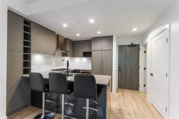 Port Moody, BC V3H 0L9,3131 Murray ST #202