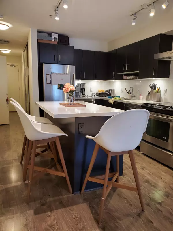 New Westminster, BC V3L 0G5,500 Royal Avenue