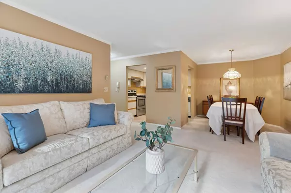 Coquitlam, BC V3B 7H9,2925 Glen DR #114