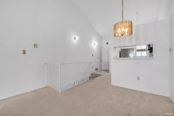 1363 Clyde AVE #410 West Vancouver, BC V7T 2W9