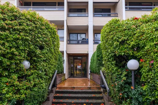 Coquitlam, BC V3J 1X5,1048 King Albert AVE #207