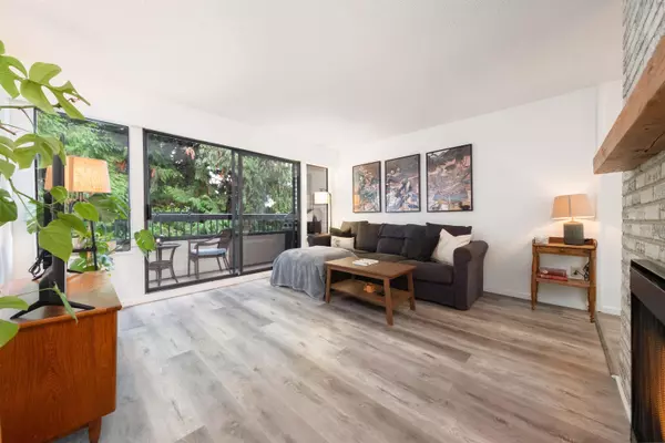 Coquitlam, BC V3J 1X5,1048 King Albert AVE #207