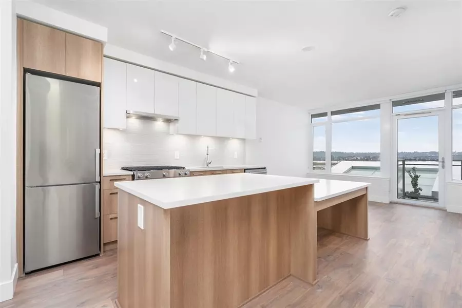 258 Nelsons CT #211, New Westminster, BC V3L 0J9