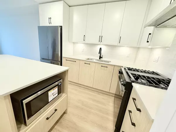 Langley, BC V4W 0E3,27215 Aldergrove Town Centre DR #301