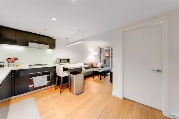 Vancouver, BC V6B 0M6,777 Richards ST #1103