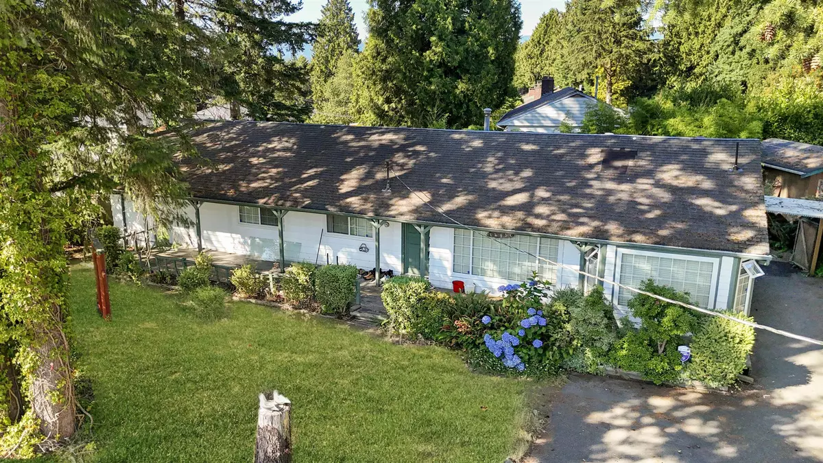 Surrey, BC V3R 4Y1,14957 Kew Dr ST