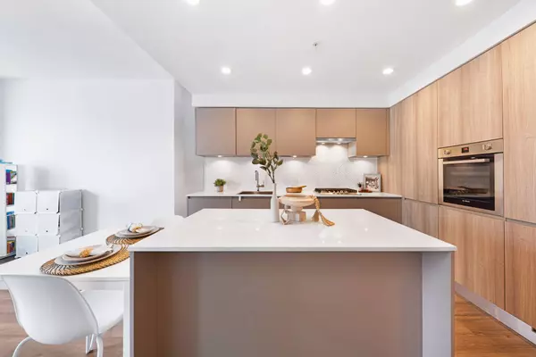 3833 Evergreen PL #1811, Burnaby, BC V3J 0M2