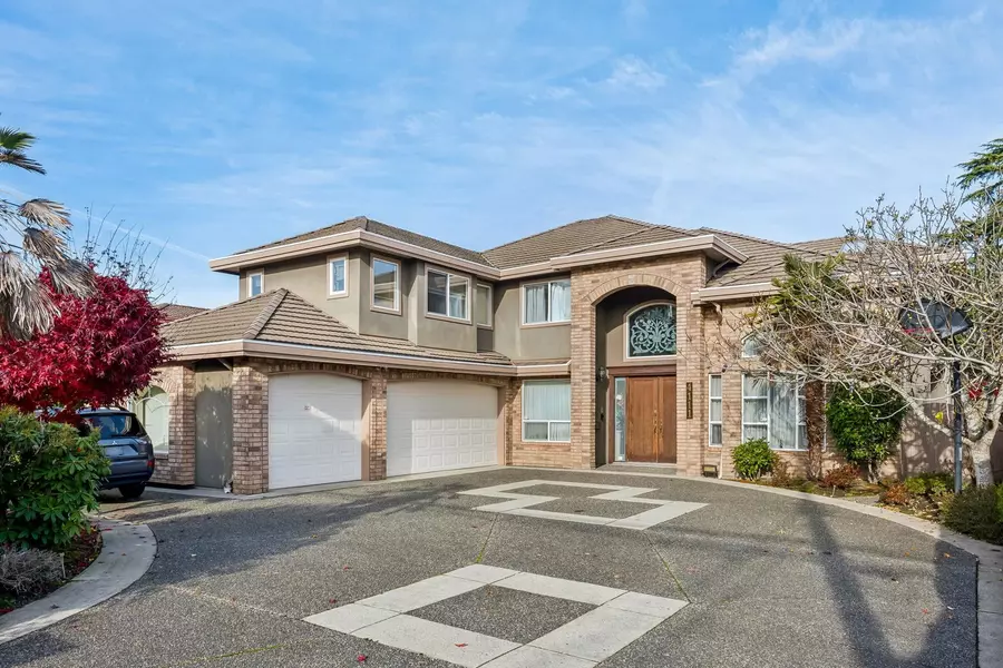 4111 Blundell RD, Richmond, BC V7C 1G7