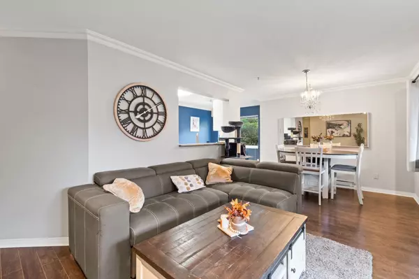 Surrey, BC V4P 3B1,15150 29a AVE #101