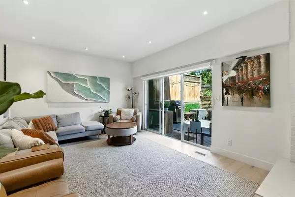 North Vancouver, BC V7R 4H8,3300 Capilano RD #137