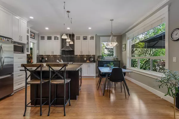 16266 26 AVE Surrey, BC V3Z 6Z3