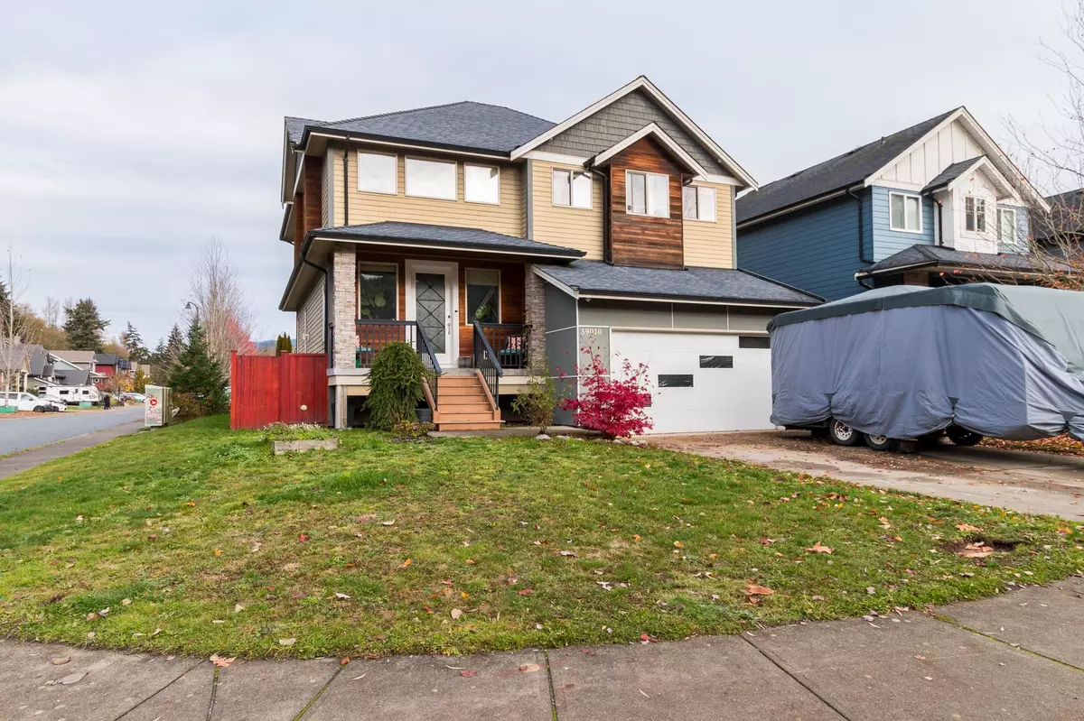 Squamish, BC V8B 0S9,39010 Kingfisher RD