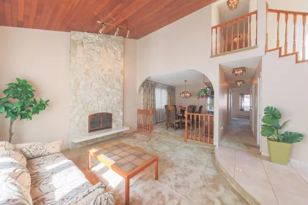 Vancouver, BC V6P 2E3,879 W 62nd AVE