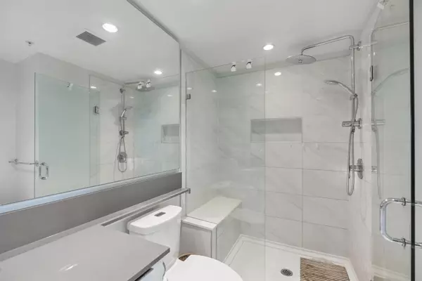 Burnaby, BC V5C 0K8,2388 Madison AVE #1701