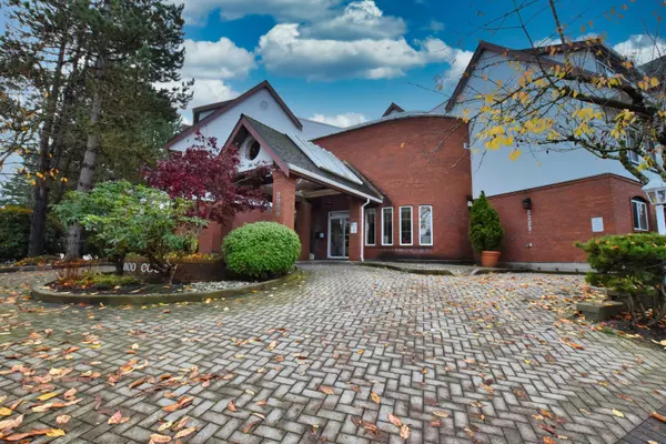 Surrey, BC V4A 4P1,2229 152 ST #207