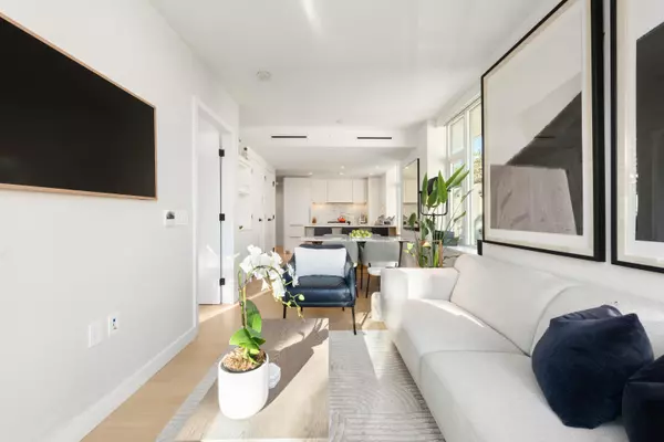 Vancouver, BC V6E 1N5,1365 Davie ST #403