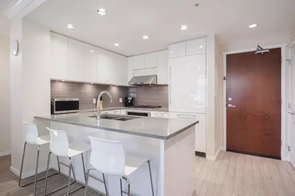 Coquitlam, BC V3B 0J3,3102 Windsor Gate #2205