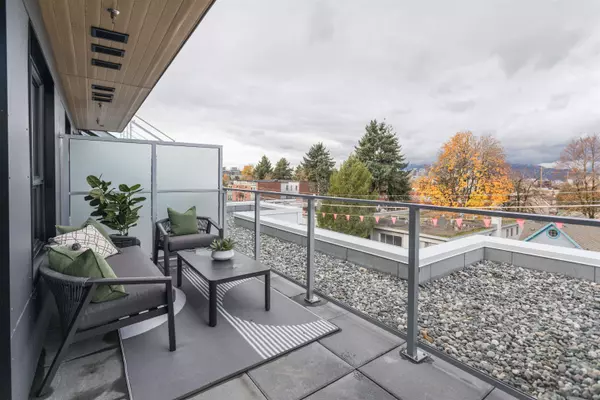 Vancouver, BC V5T 1W9,471 E Broadway #PH521