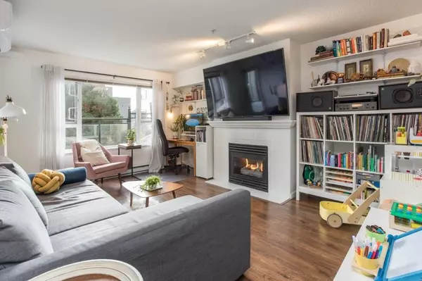 New Westminster, BC V3M 4C8,221 Eleventh ST #303