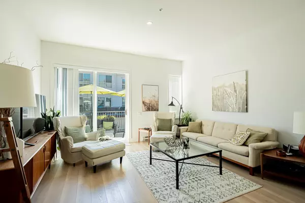 Tsawwassen, BC V4M 0C2,4638 Orca WAY #56