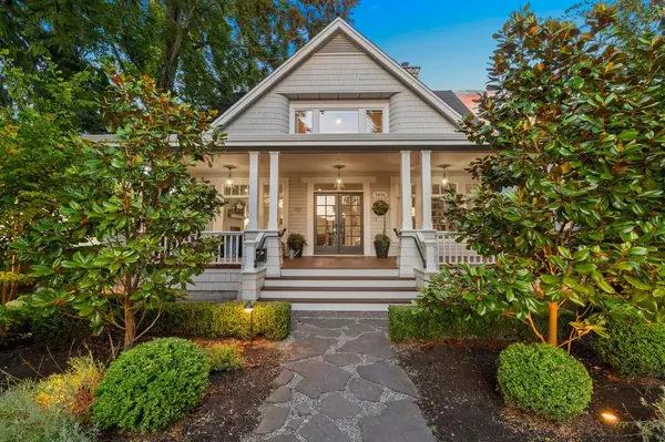 Surrey, BC V4A 3G1,2676 Mcbride AVE