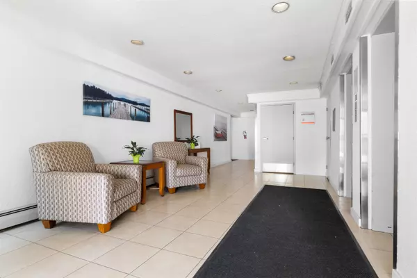 White Rock, BC V4B 5A7,1561 Vidal ST #308