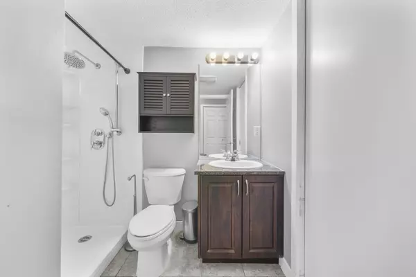 Coquitlam, BC V3K 6S5,450 Bromley ST #215