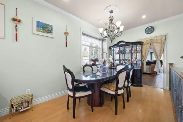 Burnaby, BC V3N 2K5,7722 12th AVE