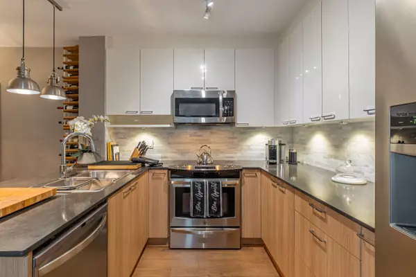 Coquitlam, BC V3K 4L6,210 Lebleu ST #202