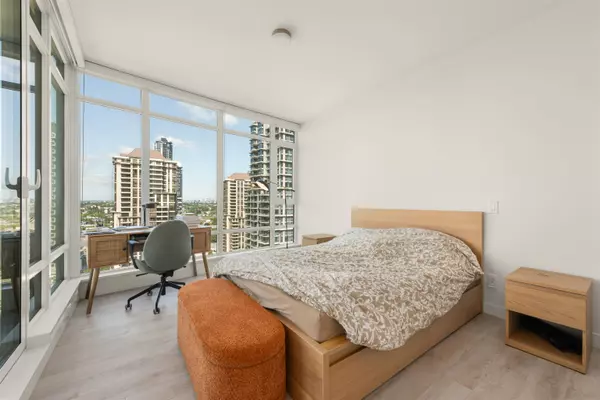 2085 Skyline CT #1808 Burnaby, BC V5C 0M6