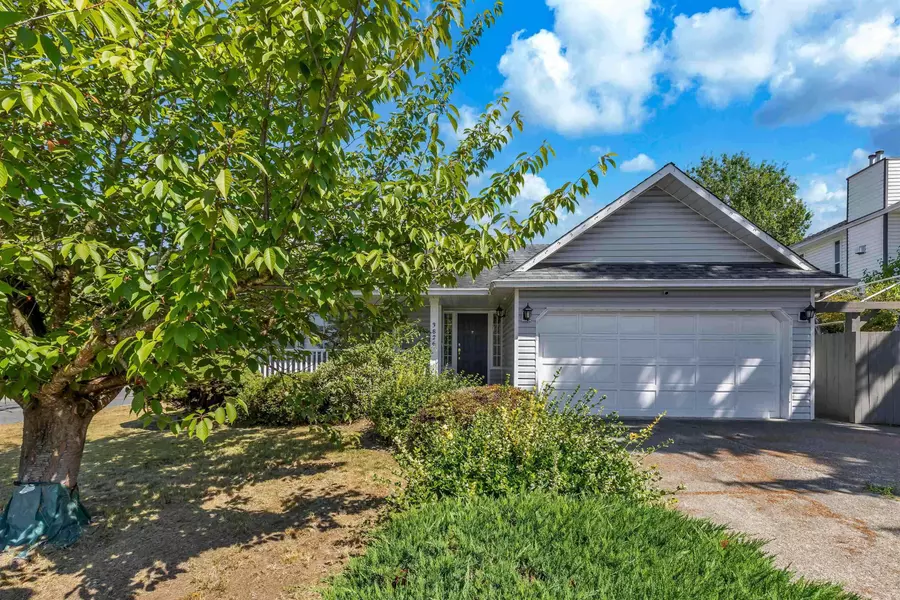 3826 Old Clayburn RD, Abbotsford, BC V3G 1H8